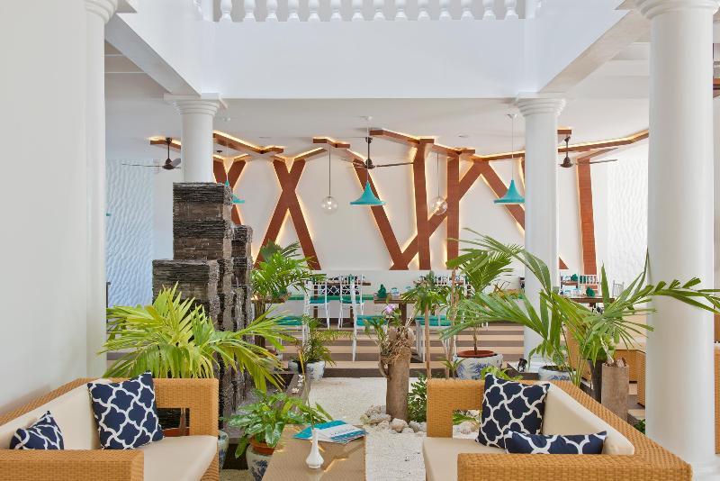 Crystal Sands Beach Hotel At Maafushi Bagian luar foto