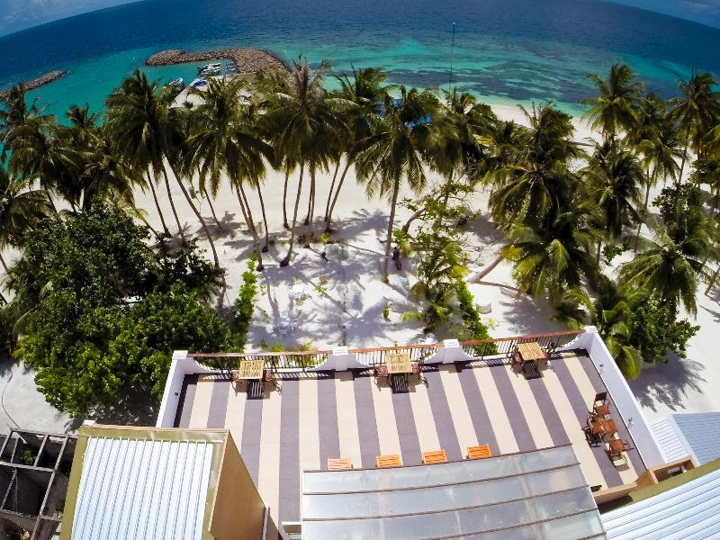 Crystal Sands Beach Hotel At Maafushi Bagian luar foto