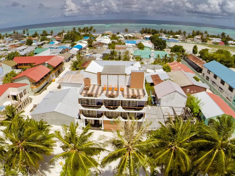 Crystal Sands Beach Hotel At Maafushi Bagian luar foto