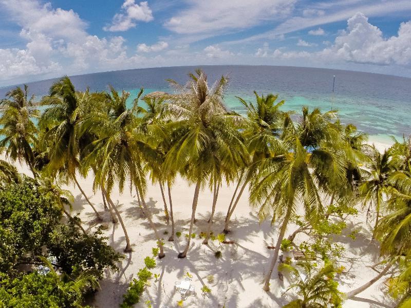 Crystal Sands Beach Hotel At Maafushi Bagian luar foto
