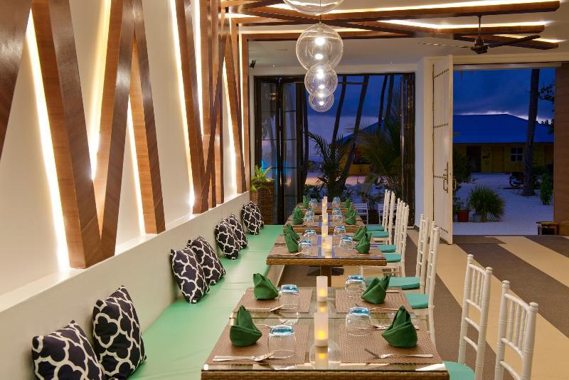 Crystal Sands Beach Hotel At Maafushi Bagian luar foto